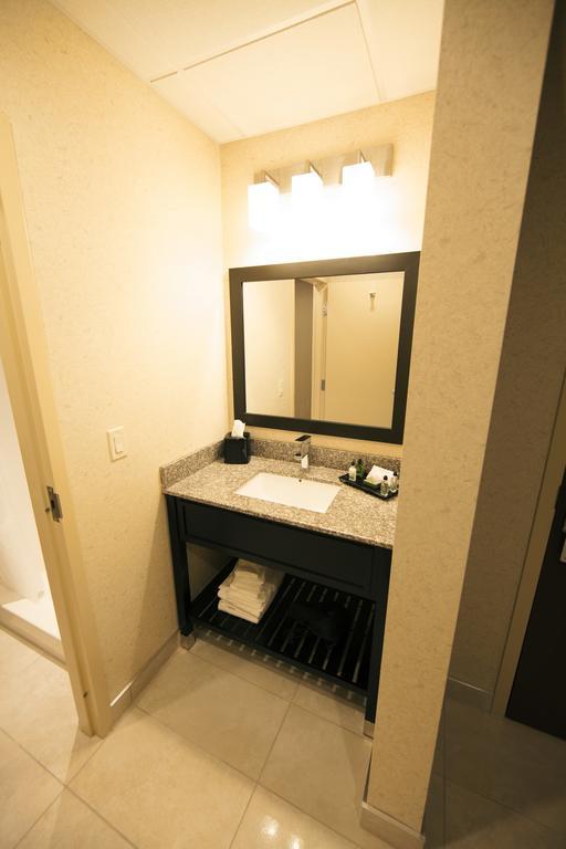 Queen Room,399543621:JPEG