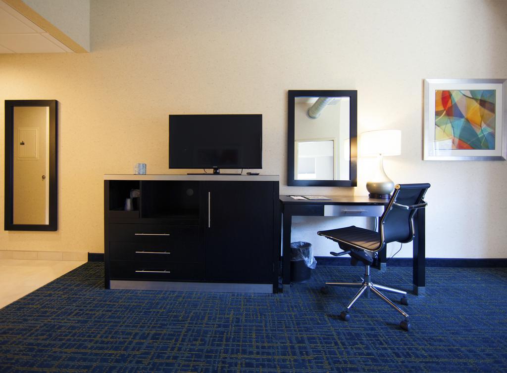 Deluxe King Suite,399524457:JPEG